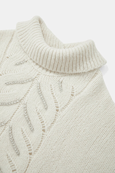 SILVER UPRIGHT COLLAR TRICOT 9