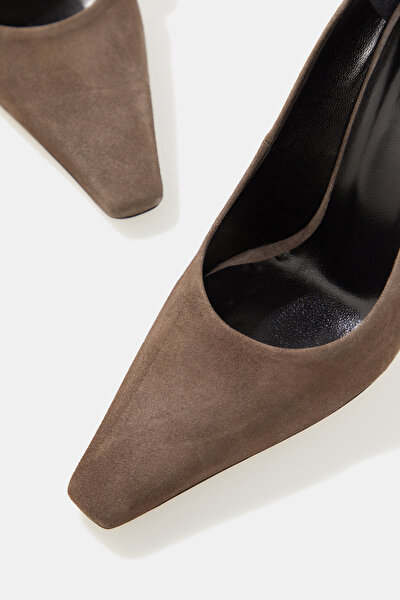 BROWN LEATHER SHOES 4