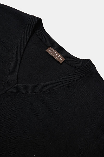 BLACK V NECK TRICOT 3