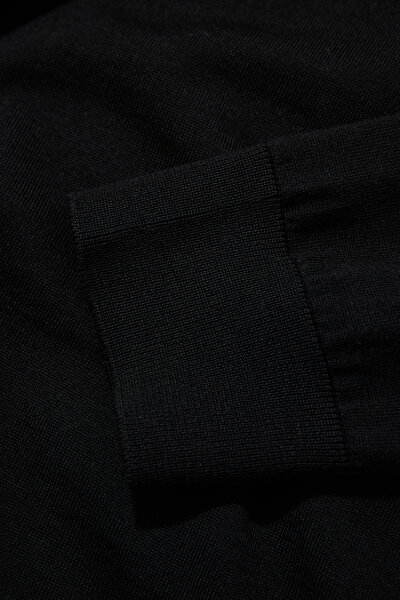 BLACK POLO NECK TRICOT 4