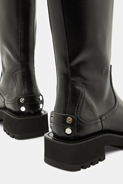 BLACK BOOT 5