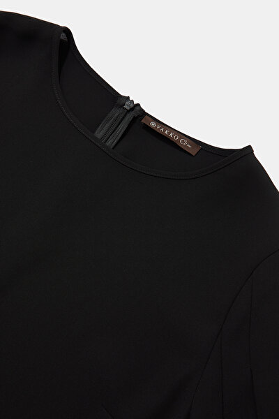 BLACK LONG SLEEVE ABOVE THE KNEE DRESS 3