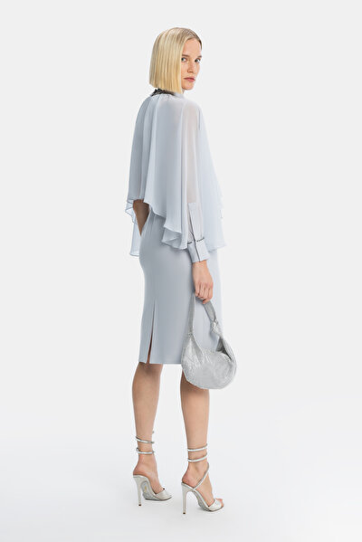 LIGHT GREY LONG SLEEVE BELOW THE KNEE DRESS 3