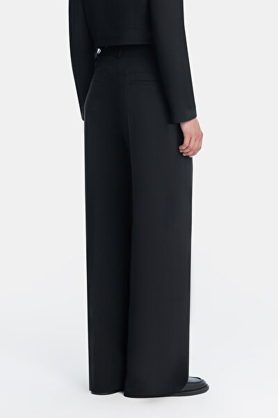 BLACK STRAIGHT CUT TROUSERS 3