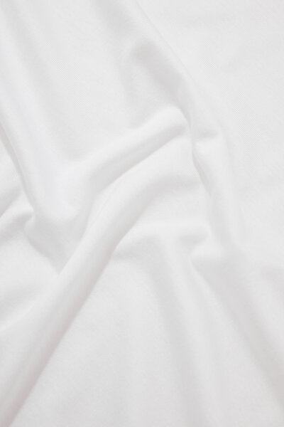 WHITE BASIC / ROUND NECKLINE SHORT SLEEVE TSHIRT 4