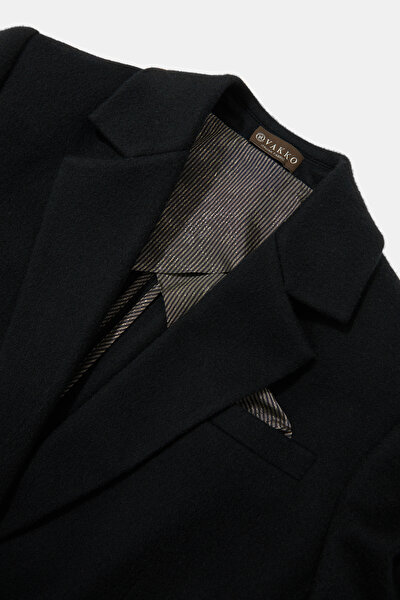 BLACK JACKET 10
