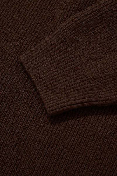 DARK BROWN POLO NECK TRICOT 4