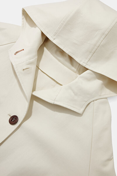 WHITE COAT 9