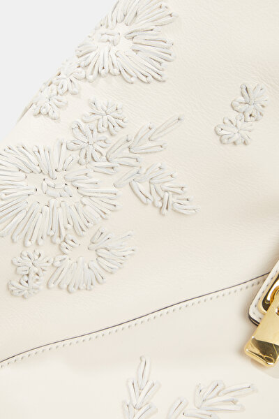WHITE RAFFIA BAG 8
