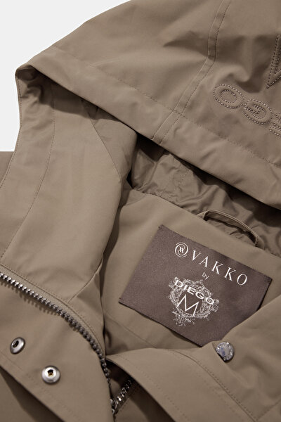 KHAKI COAT 9