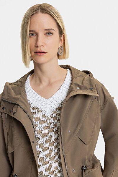 KHAKI COAT 4