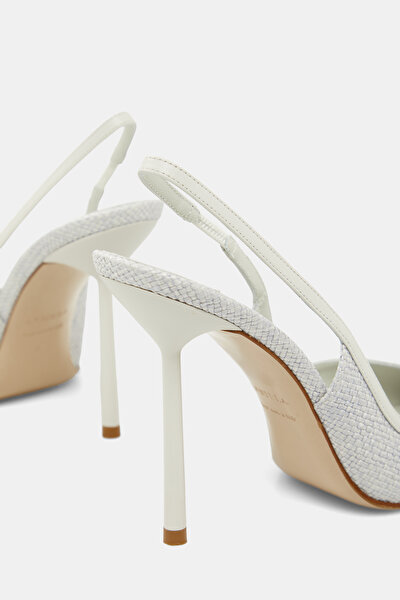 GREY WICKER SHOE 5