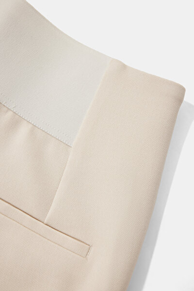 BEIGE TROUSERS 4