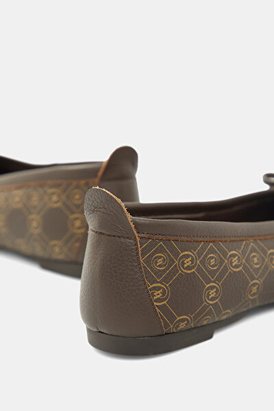BEIGE MONOGRAM LEATHER FLAT SHOES 5