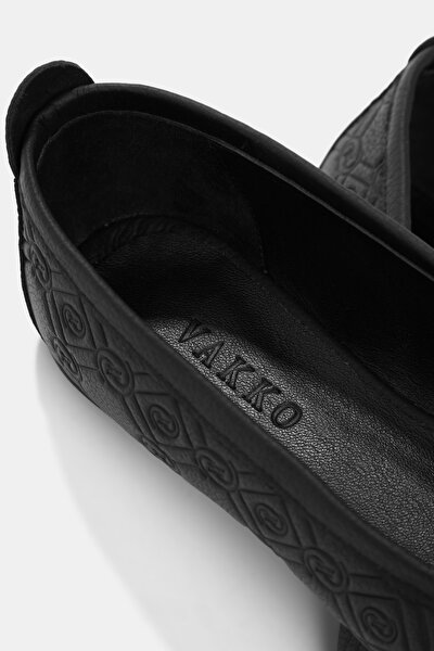 BLACK MONOGRAM LEATHER FLAT SHOES 5