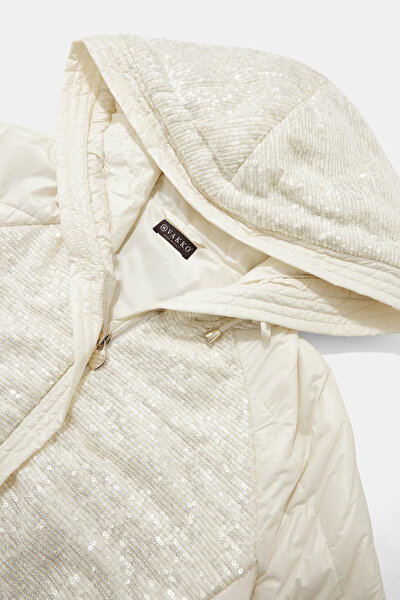 WHITE COAT 8