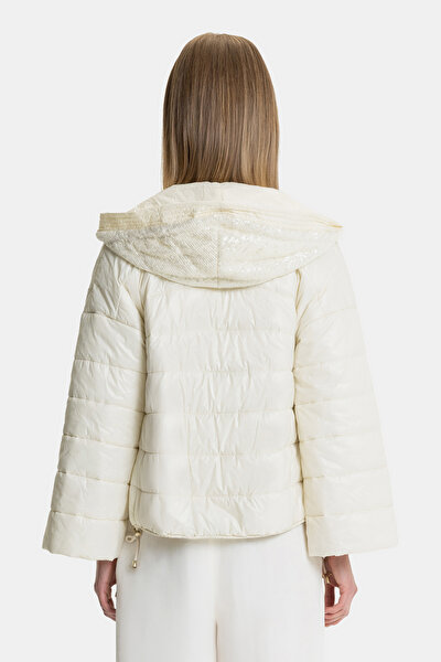 WHITE COAT 3