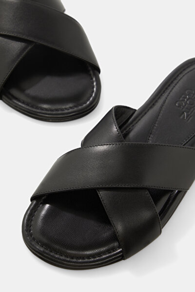 BLACK SLIPPER 4