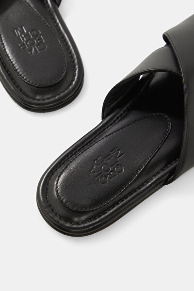 BLACK SLIPPER 5