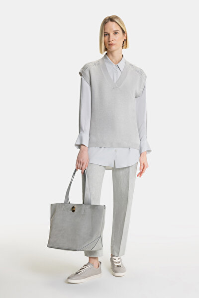 GREY 4