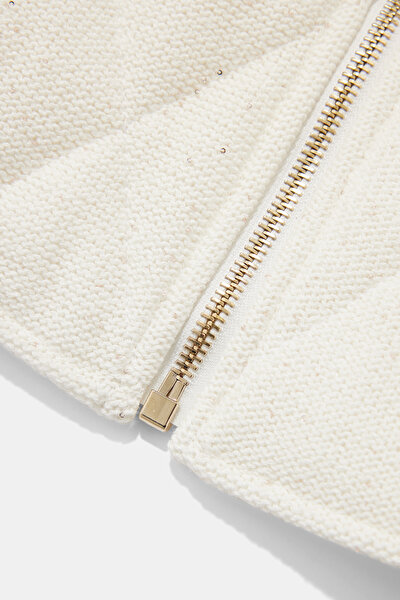 WHITE VEST 9