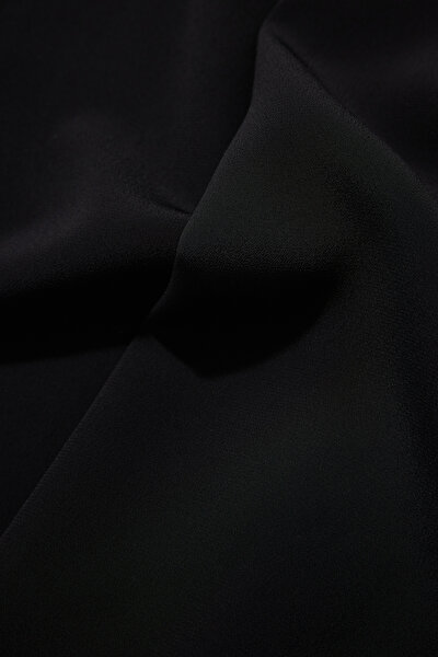 BLACK SLEEVELESS ABOVE THE KNEE DRESS 9