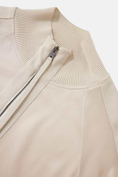 BEIGE UPRIGHT COLLAR SWEATSHIRT 9