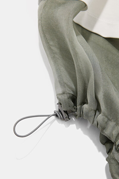 KHAKI BASIC / ROUND NECKLINE SHORT SLEEVE TSHIRT 10