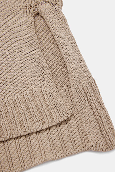 BEIGE BASIC / ROUND NECKLINE 10