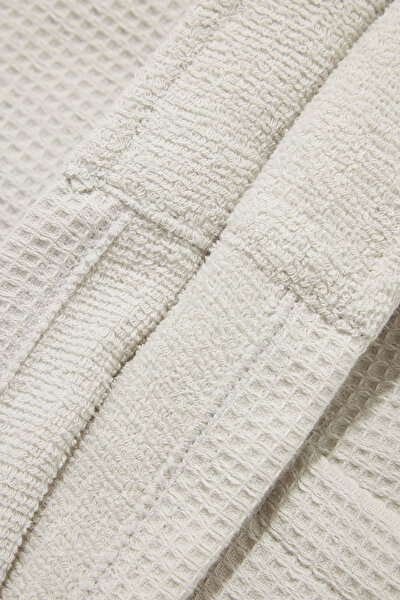 BATHROBE 4