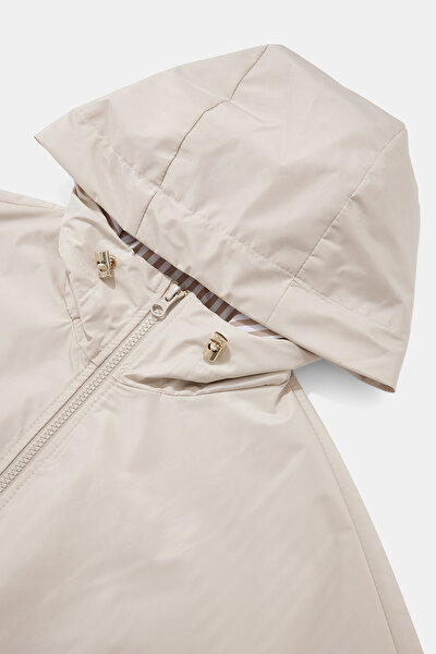 BEIGE COAT 10