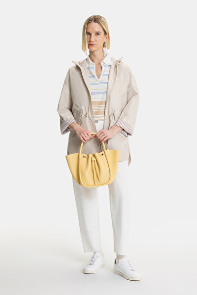 BEIGE COAT 5