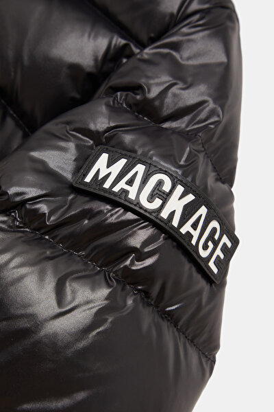 BLACK COAT 5