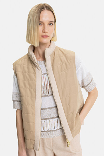 BEIGE UPRIGHT COLLAR VEST 4
