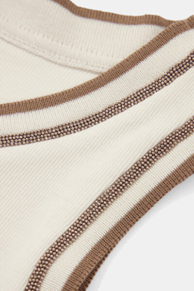 TAN BASIC / ROUND NECKLINE SLEEVELESS TSHIRT 9