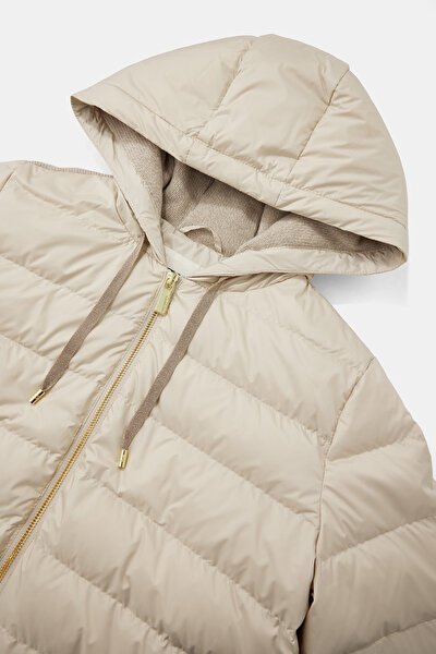 BEIGE COAT 3