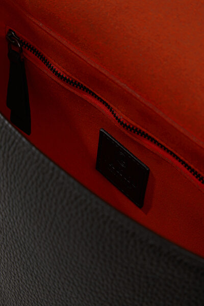 BLACK LEATHER BAG 8