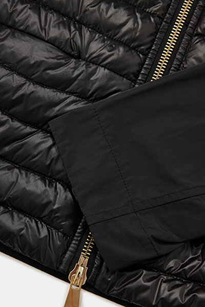 BLACK COAT 4