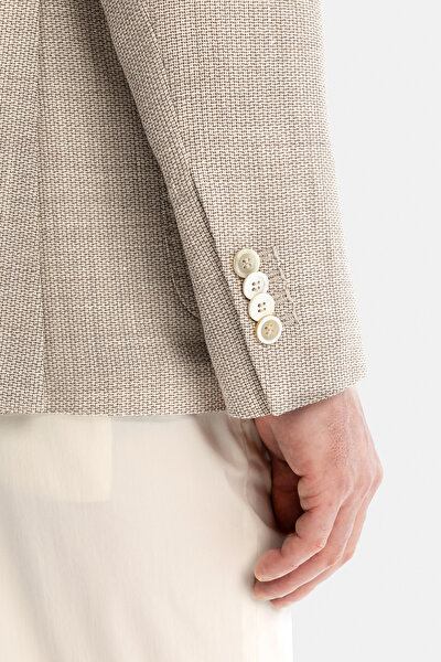 BEIGE JACKET 3