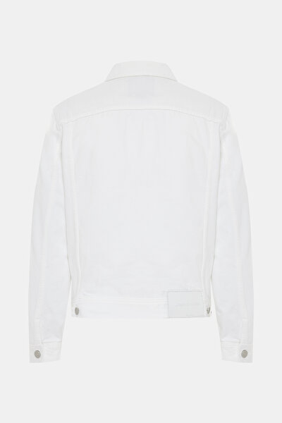 WHITE COAT 8