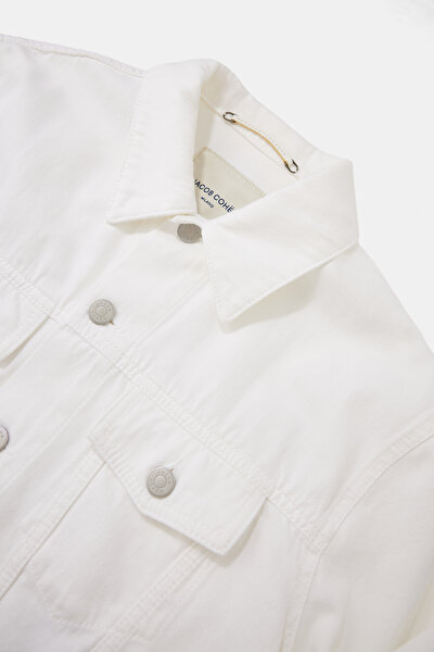 WHITE COAT 9