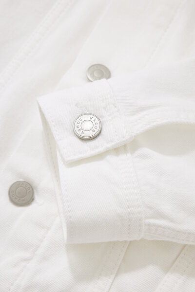 WHITE COAT 10