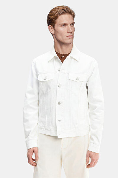 WHITE COAT 4