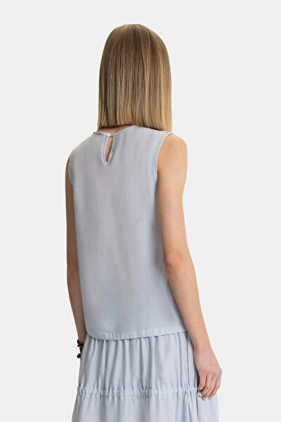 LIGHT BLUE BASIC / ROUND NECKLINE SLEEVELESS BLOUSE 3