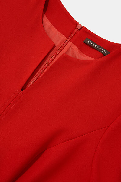 RED SHORT SLEEVE ABOVE THE KNEE DRESS 3