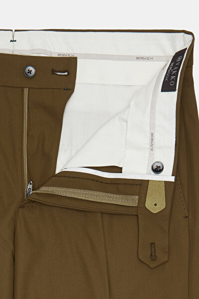 BROWN TROUSERS 10
