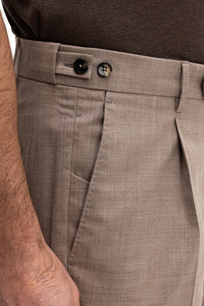 BEIGE TROUSERS 4