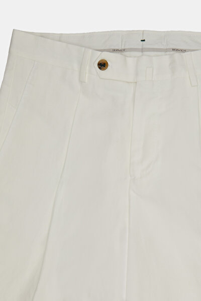 WHITE COTTON/LINEN BERMUDA 3