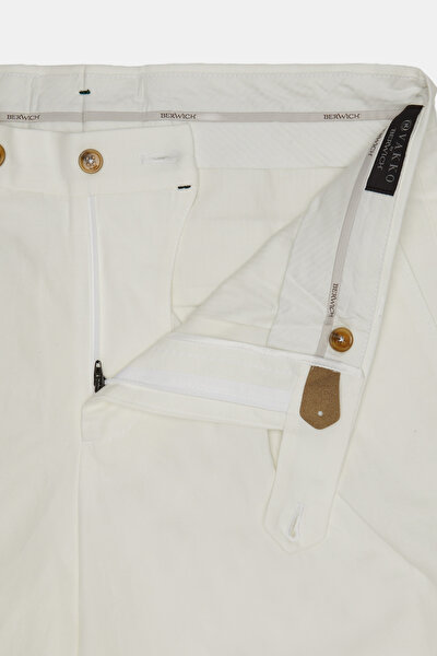 WHITE COTTON/LINEN BERMUDA 4