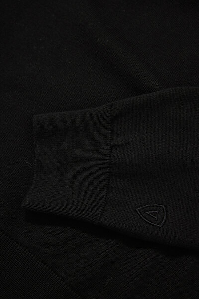 BLACK POLO NECK TRICOT 4